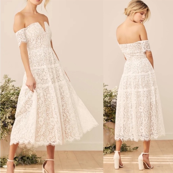 Lulus Dresses & Skirts - LuLus gorgeous white lace overlay dress